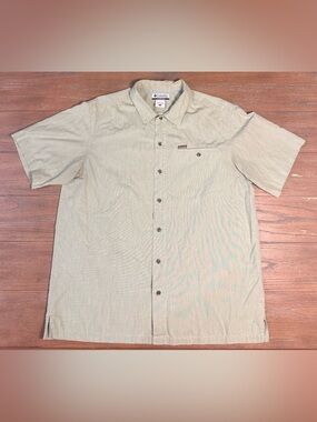 Columbia Men's Short Sleeve Button-Up Shirt in Light Sage